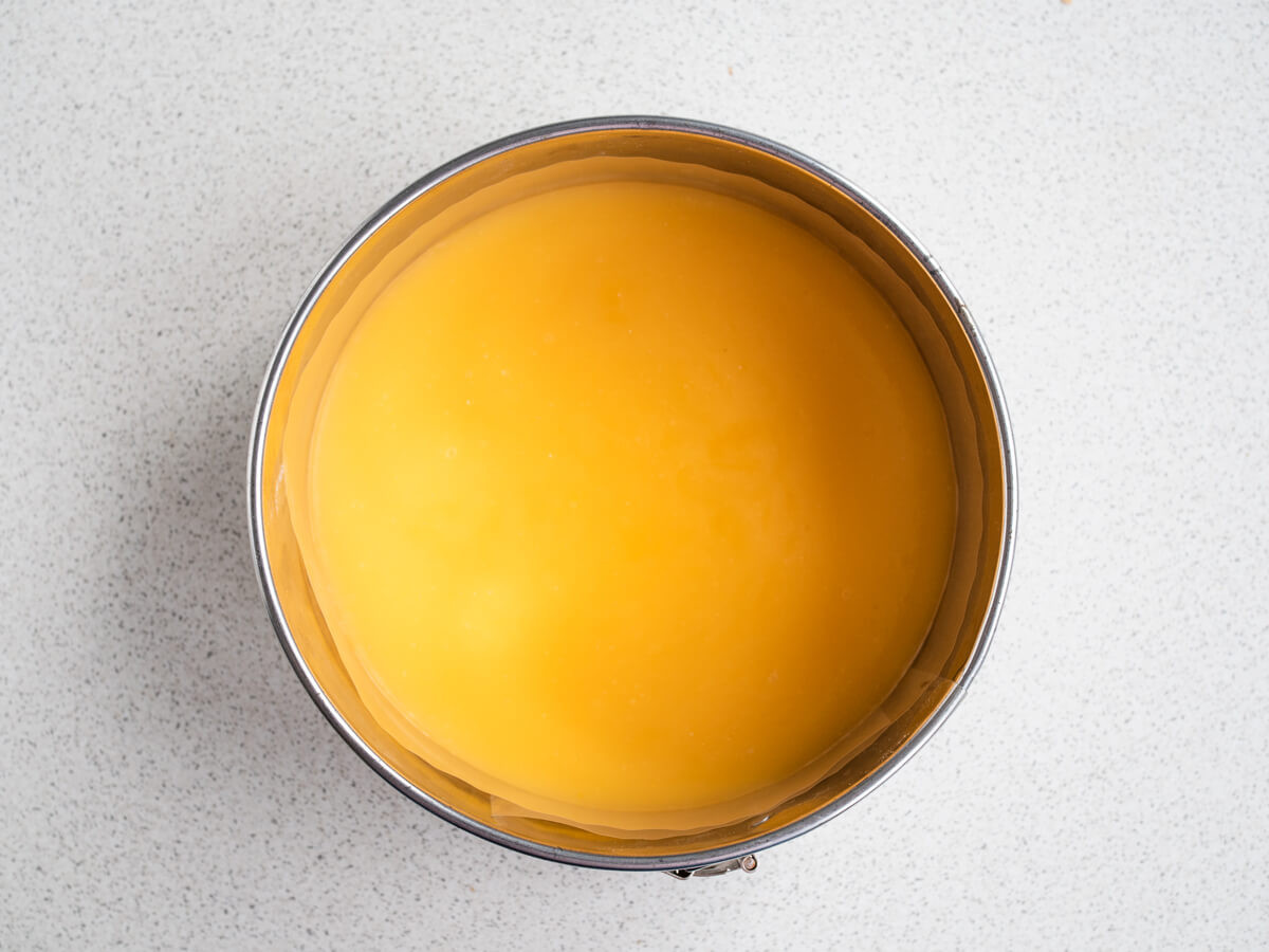 Gotowy lemon curd w naczyniu