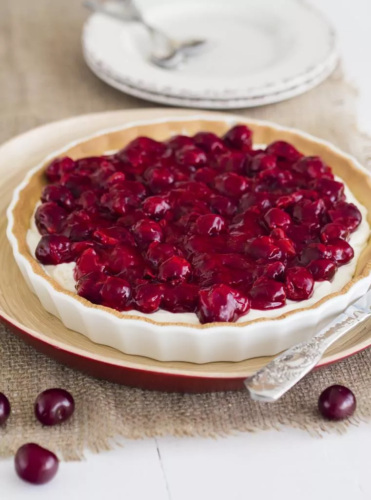 Tarta sernikowa z wiśniami w formie do tarty - Wszystkiego Słodkiego