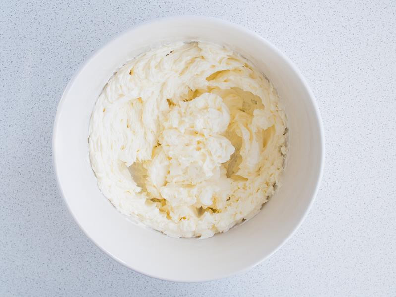 masa bezowa ubita z masłem