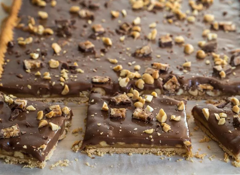 Tarta a’la snickers wszystkiego słodkiego