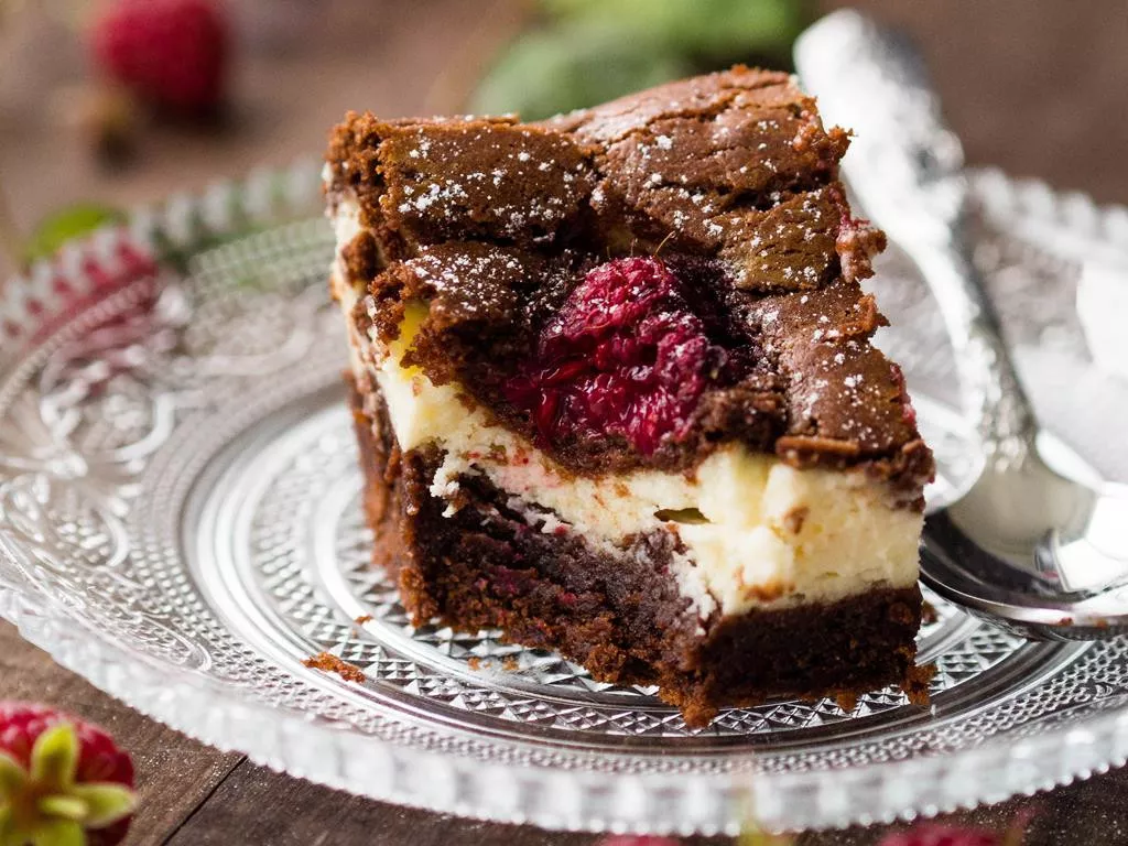 sernikobrownie ciasto czekoladowe z masą serową i malinami - Wszystkiego Słodkiego