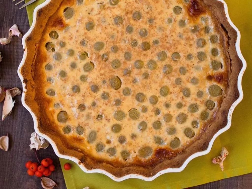 tarta z winogronami, migdałami i cynamonem, na cieście kruchym z gotowej mieszanki od dr. oetkera - wszystkiego słodkiego