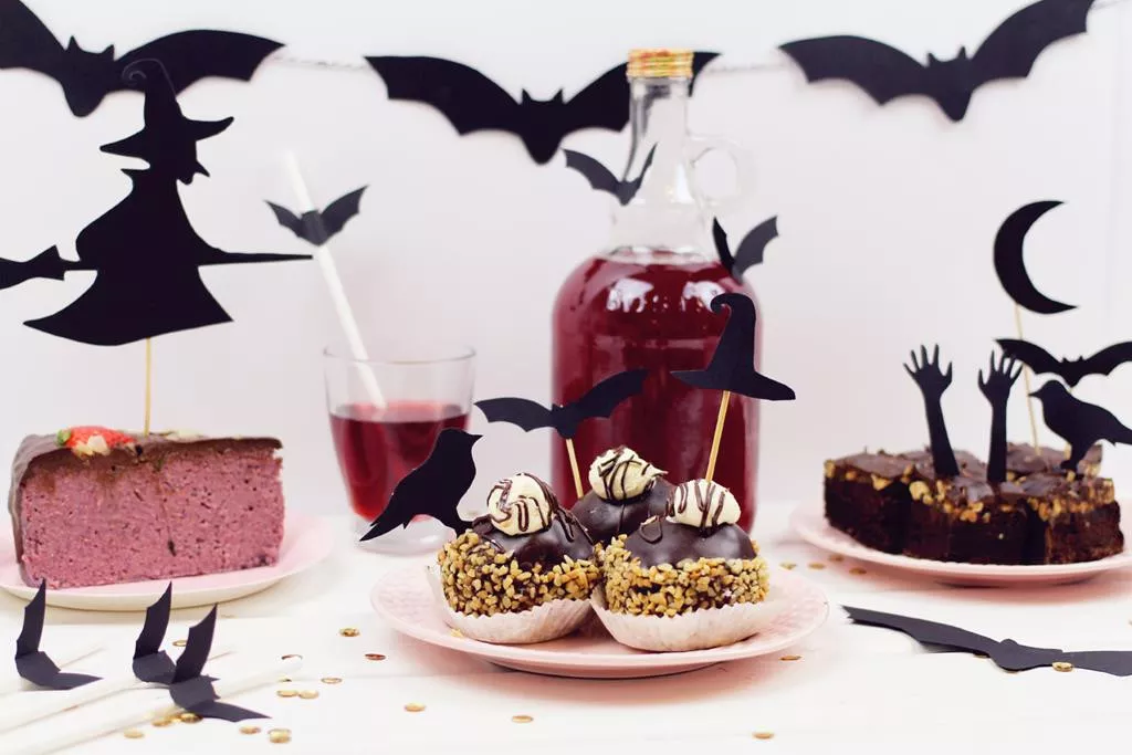Nietoperze, czarownica na halloween