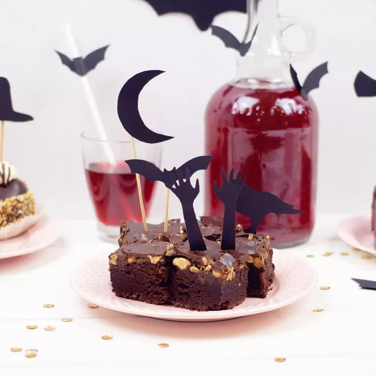 ręce, księżyce na halloween