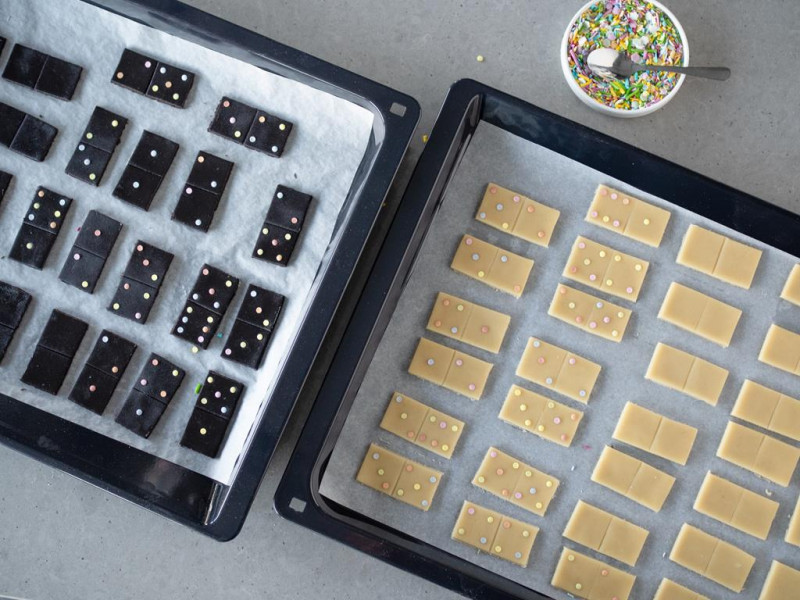 ciasteczka domino z ekstraktem z wanilią i czarnym kakao Dr. Oetkera