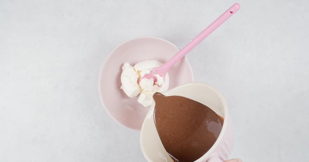 Czekolada ze śmietanką dodana do serka mascarpone