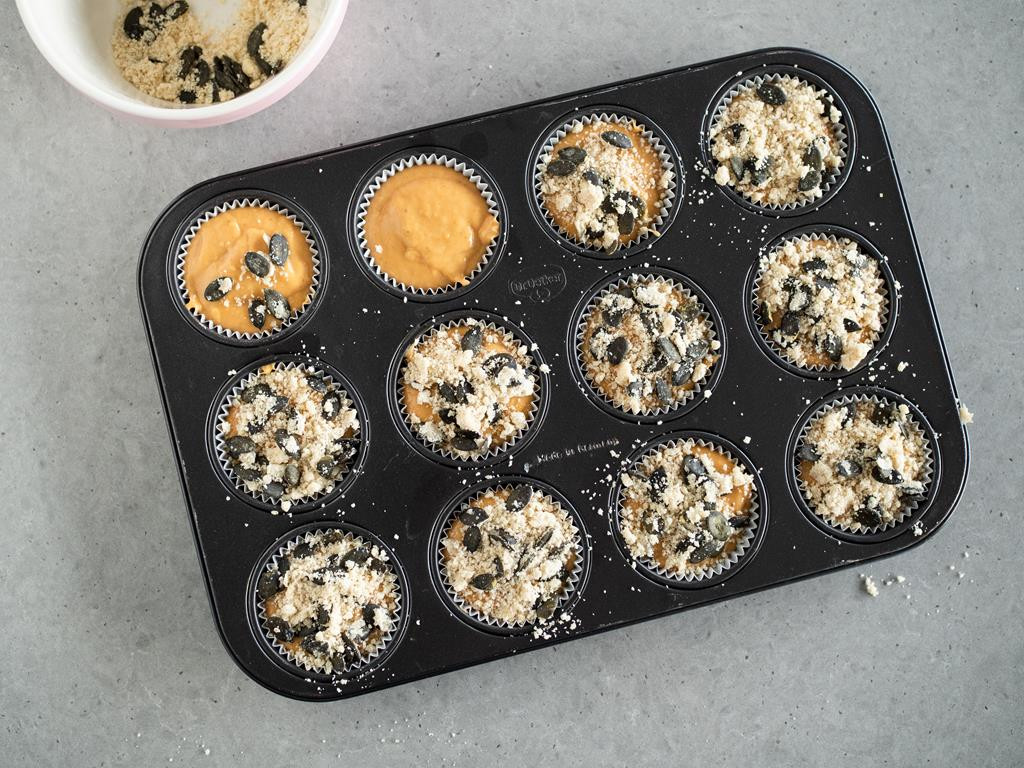 muffinki z batatami posypane kruszonką waniliową