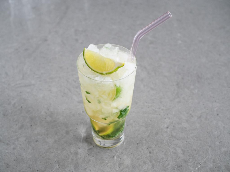 virgin mojito z limonką i miętą