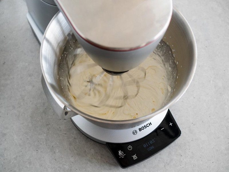 krem śmietankowy z mascarpone ubity w robocie kuchennym Bosch OptiMUM MUM9BX5S65