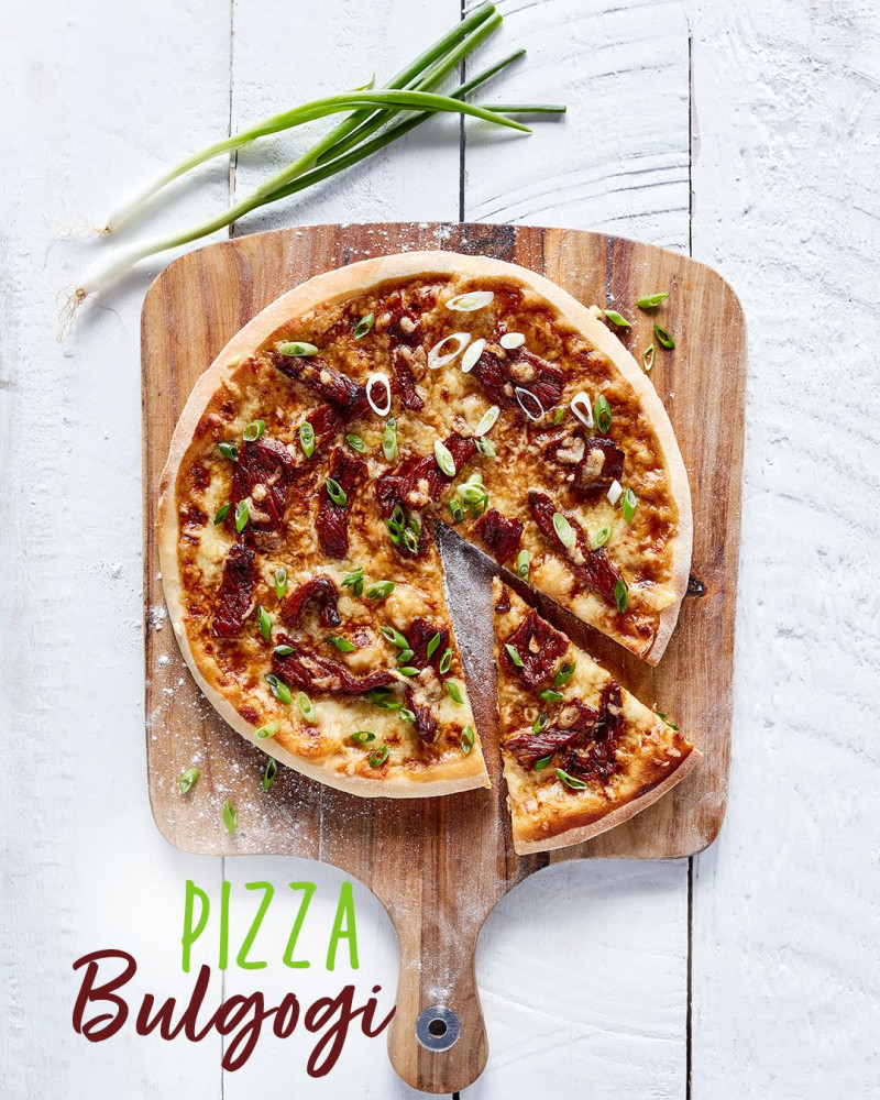 Pizza Bulgogi z Korei z wołowiną i cebulą dymką