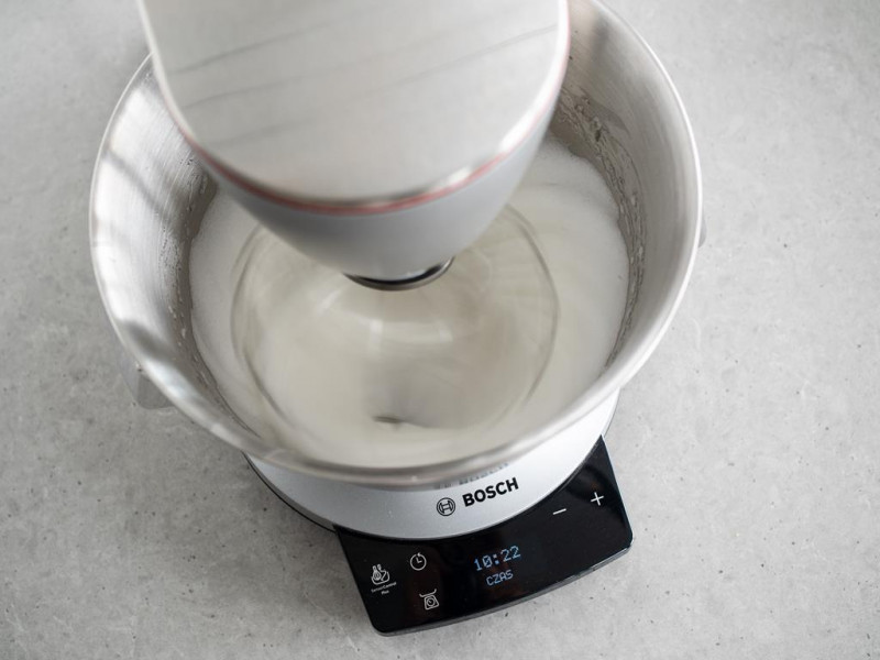 piana z białek ubita w robocie kuchennym Bosch OptiMUM MUM9BX5S65osch