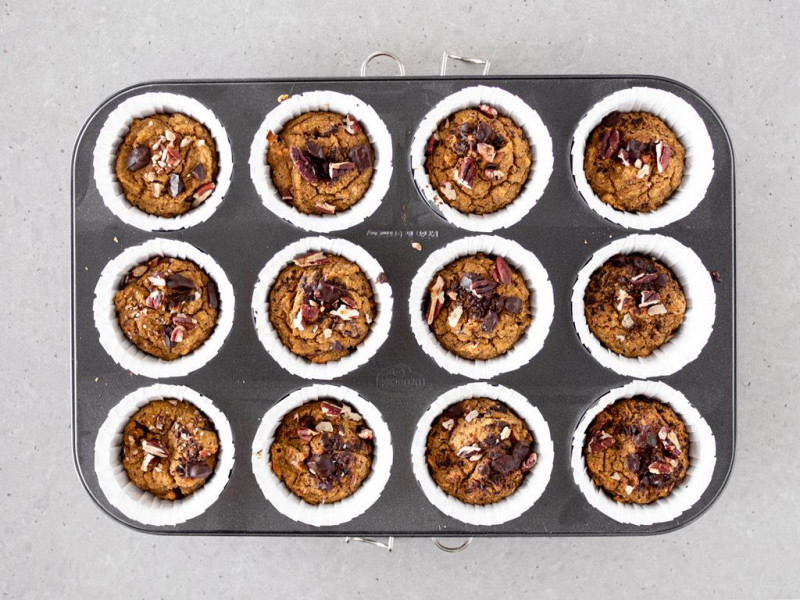 Upieczone muffinki dyniowe.