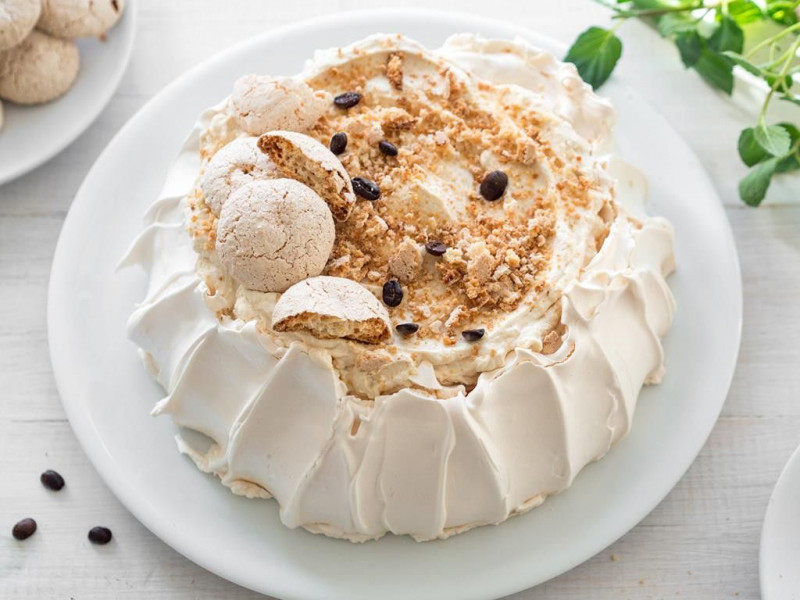 beza z kremem kawowym i amaretto