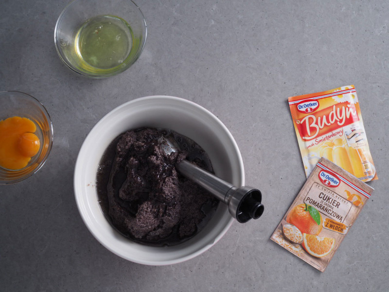 w misie przygotowywana masa makowa