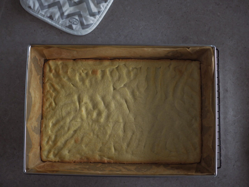 w formie upieczony kruchy spód