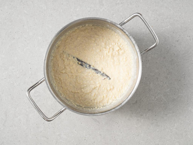 ugotowana kasza jaglana na napoju sojowym z wanilią