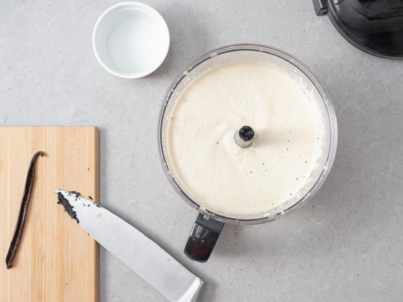 Masa na tofumisu w malakserze. Obok laska wanilii Dr. Oetkera.