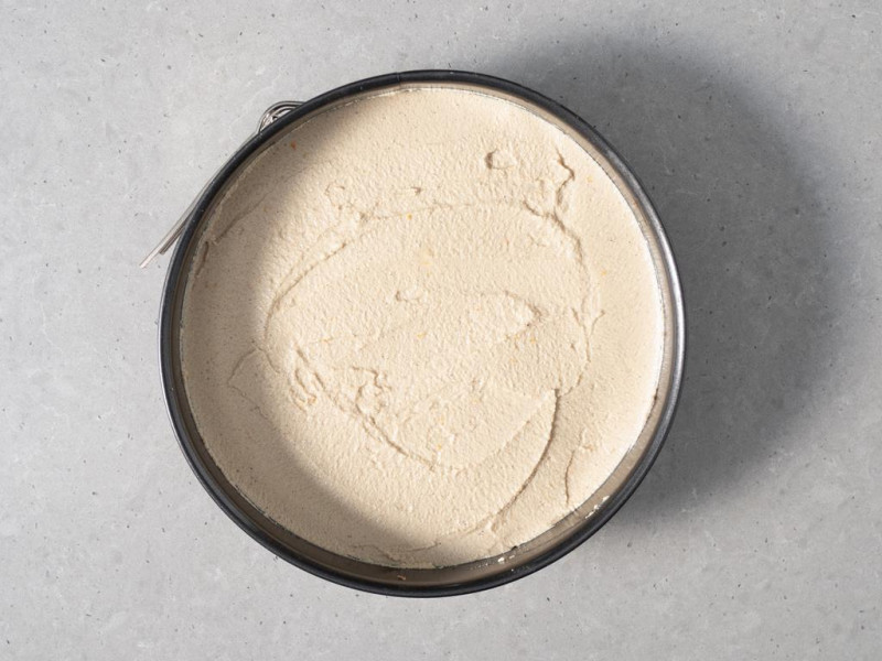 Masa tofurnikowa w formie.