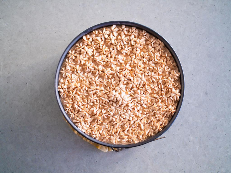 kwiatki z kremu cynamonowego