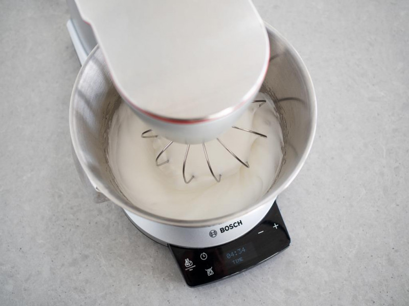 piana z białek do babki gotowanej, robot kuchenny BoschOptiMUM MUM9BX5S65