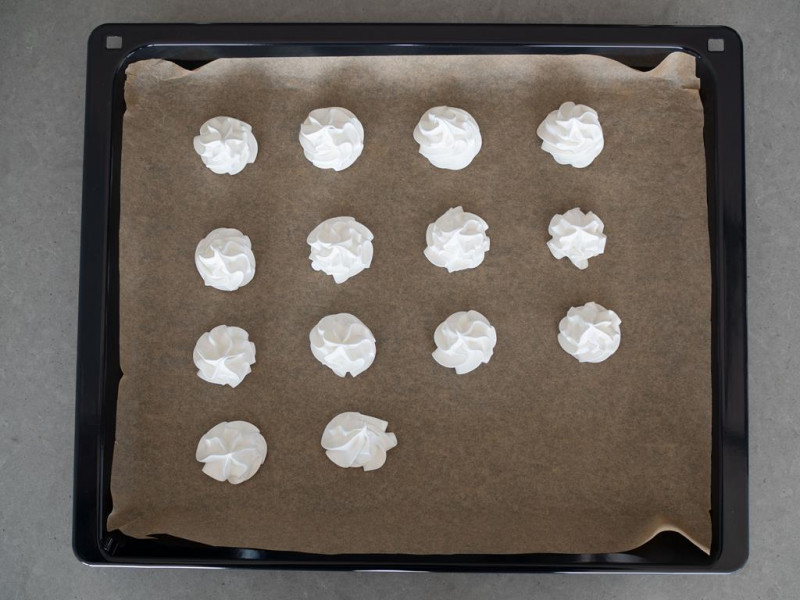 Beziki na papierze do pieczenia