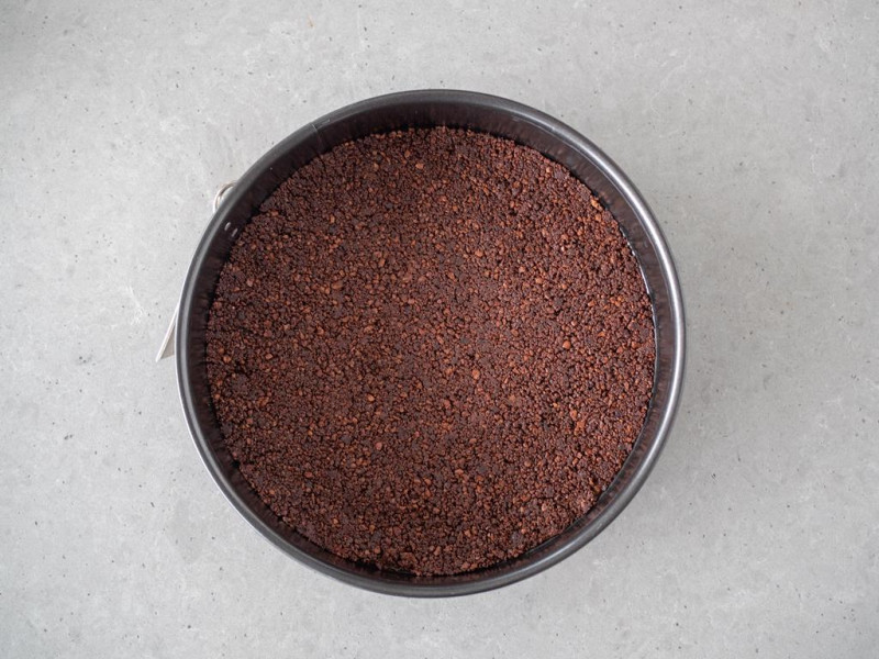 tortownica dr. oetker z wyłożonym spodem z herbatników