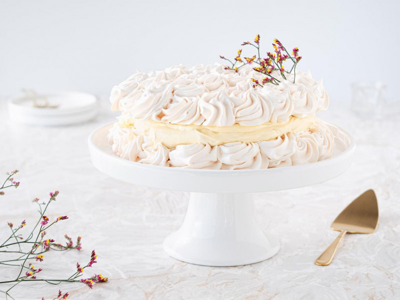 Beza z kremem ajerkoniakowym (adwokatowym)