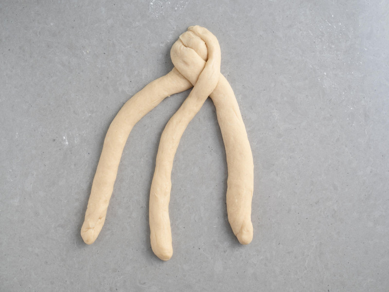 zaplatanie warkoczy z ciasta