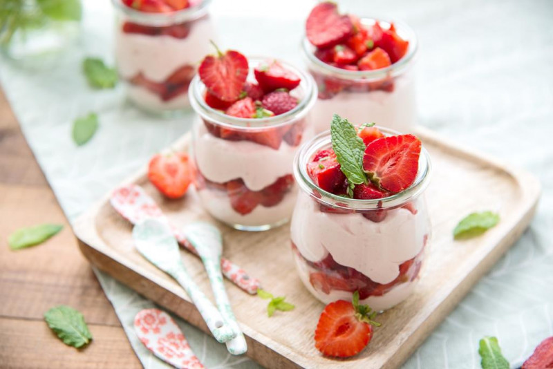 Deser z mascarpone i truskawkami