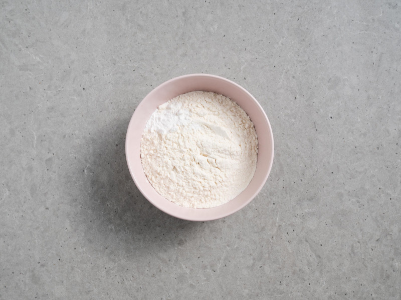 mąka pszenna z proszkiem do pieczenia Dr. Oetkera