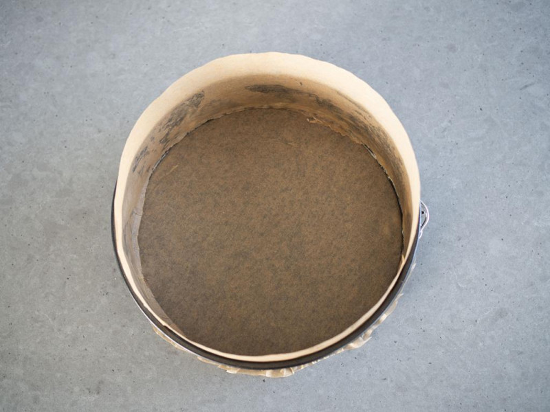 tortownica Dr. Oetker wyłożona papierem do pieczenia