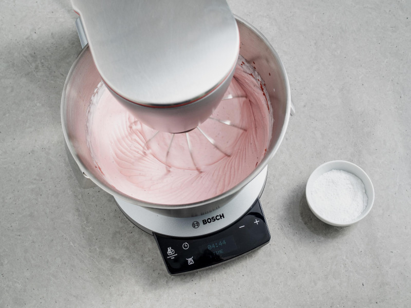 krem truskawkowy i śmietan-fix Dr. Oetkera