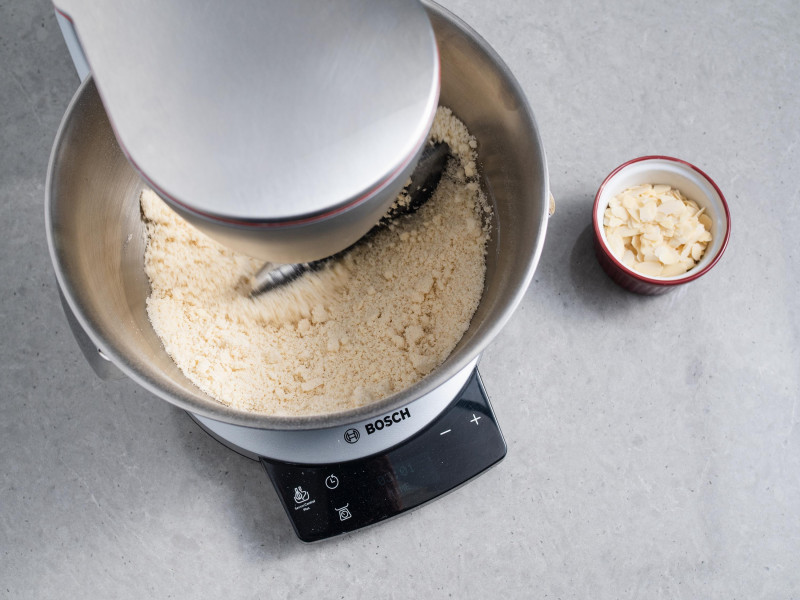 kruszonka na ciasto, płatki migdałów , Robot kuchenny Bosch OptiMUM MUM9BX5S65