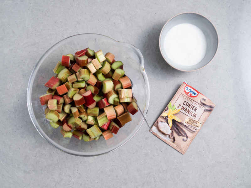 rabarbar, cukier , cukier z wanilią