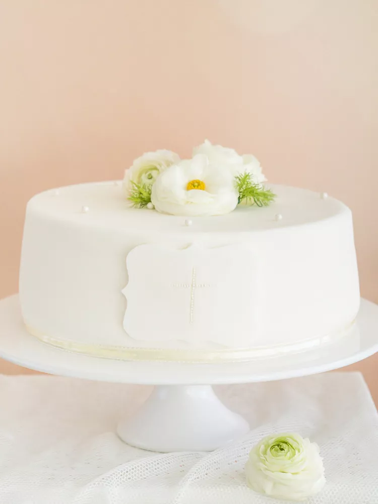 Tort komunijny śmietankowo-kokosowy