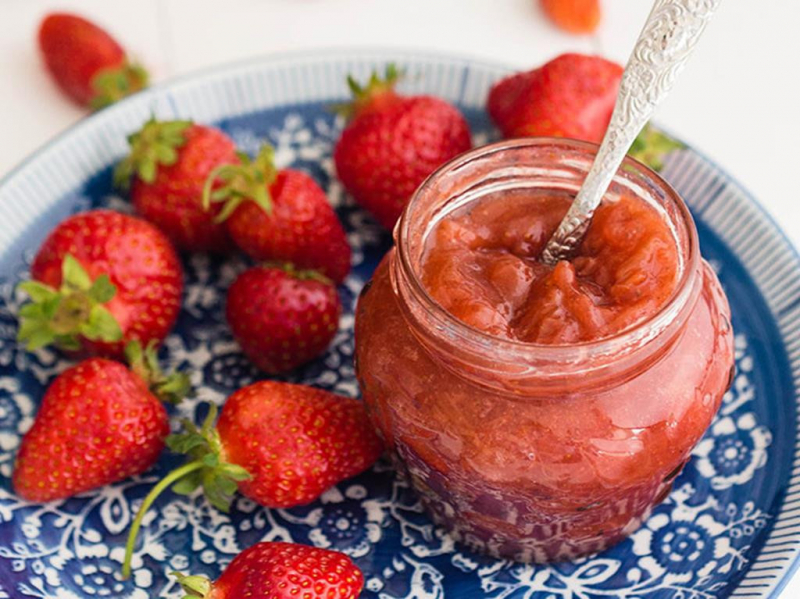 Dżem truskawkowo-rabarbarowy z pieprzem cytrynowym - Wszystkiego Słodkiego