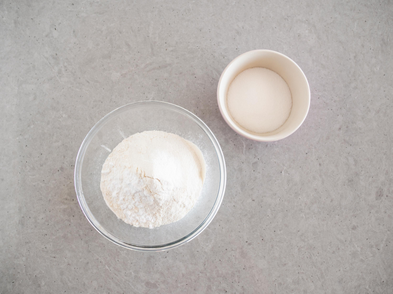 mąka, soda, proszek do pieczenia, cukier