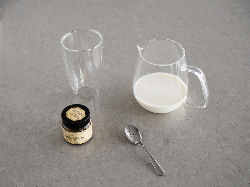 mleko, pasta waniliowa Taylor & Colledge