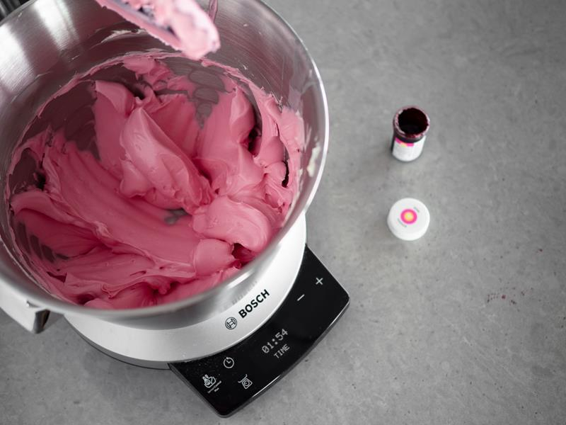 w misie robota różowy krem maślany