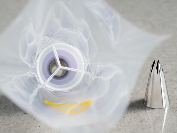 Potrójny adapter pokazany z drugiej strony i tylka Wilton