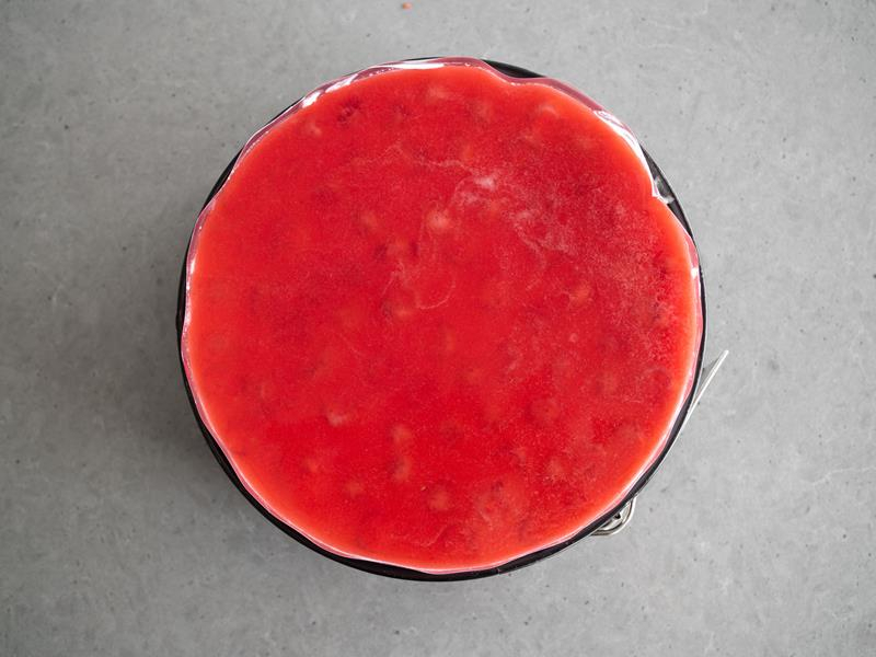 tort owocowy z galaretką malinową