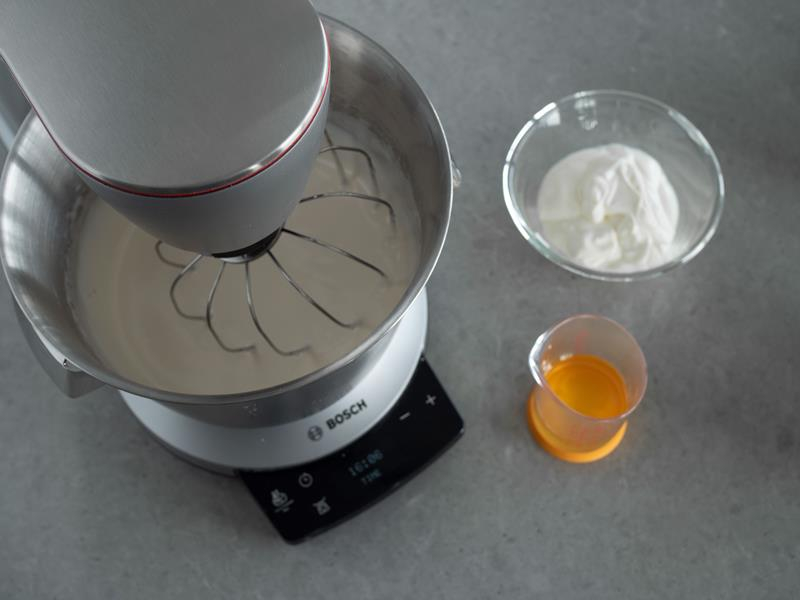 bite na puch jajka z cukrem w robocie kuchennym bosch