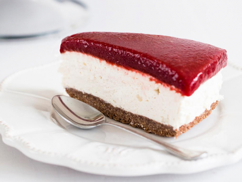 Cynamonowy sernik na zimno z musem ze śliwek - Wszystkiego Słodkiego