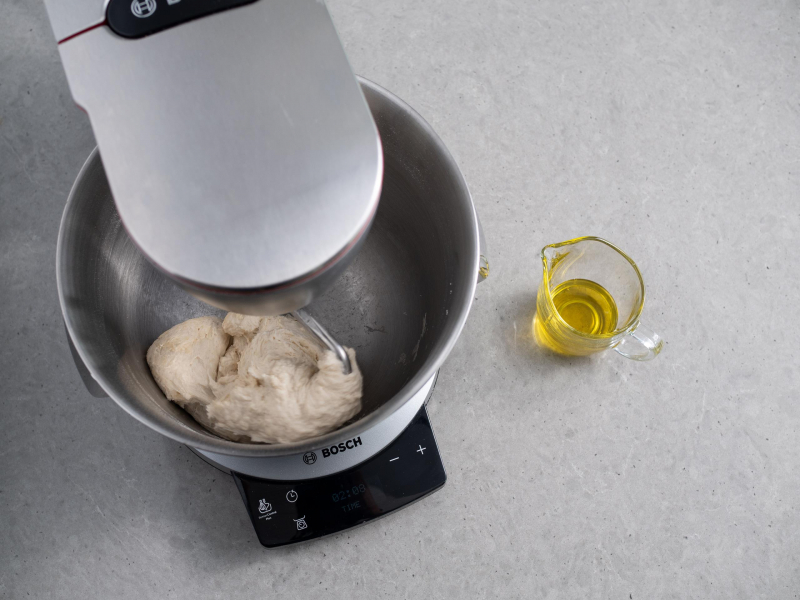 ciasto drożdżowe na grissini, oliwa z oliwek, robot kuchenny Bosch OptiMUM MUM9BX5S65