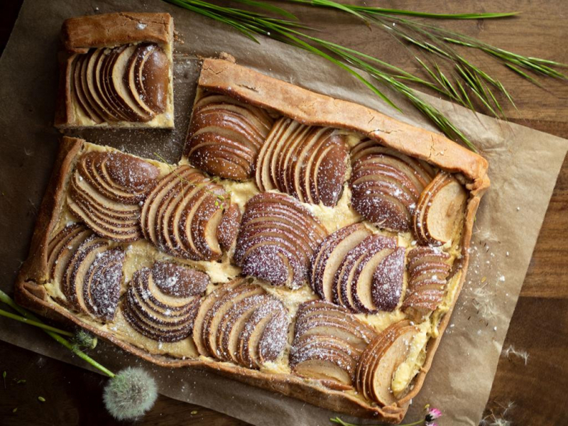 Galette z jabłkami i serem na papierze do pieczenia - Wszystkiego Słodkiego