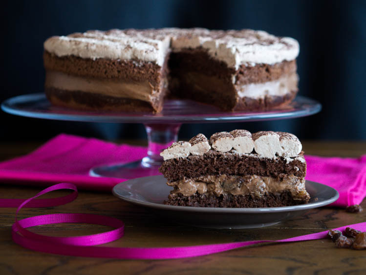 Torcik czekoladowy na biszkopcie nasączonym kawą - Wszystkiego Słodkiego