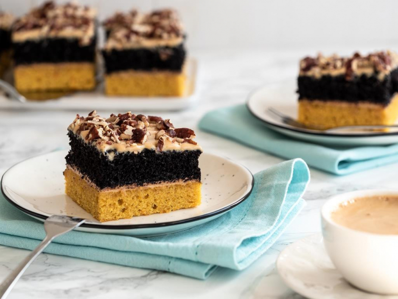 Ciasto dyniowo-czekoladowe przełożone kajmakowym kremem - Wszystkiego Słodkiego