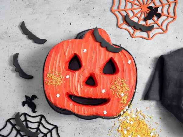 Ciasto czekoladowe w kształcie dyni z kremem maślanym pomarańczowym - Wszystkiego Słodkiego