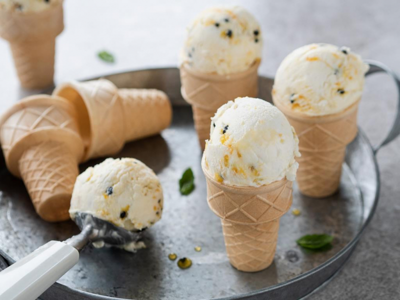 Lody śmietankowe z marakują - Wszystkiego Słodkiego