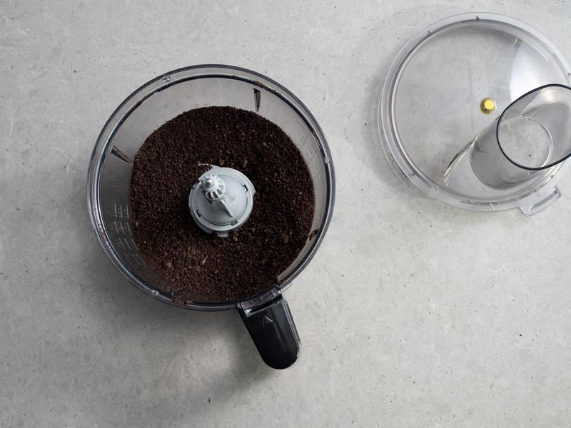 ciasteczka oreo pokruszone na drobny piasek w malakserze